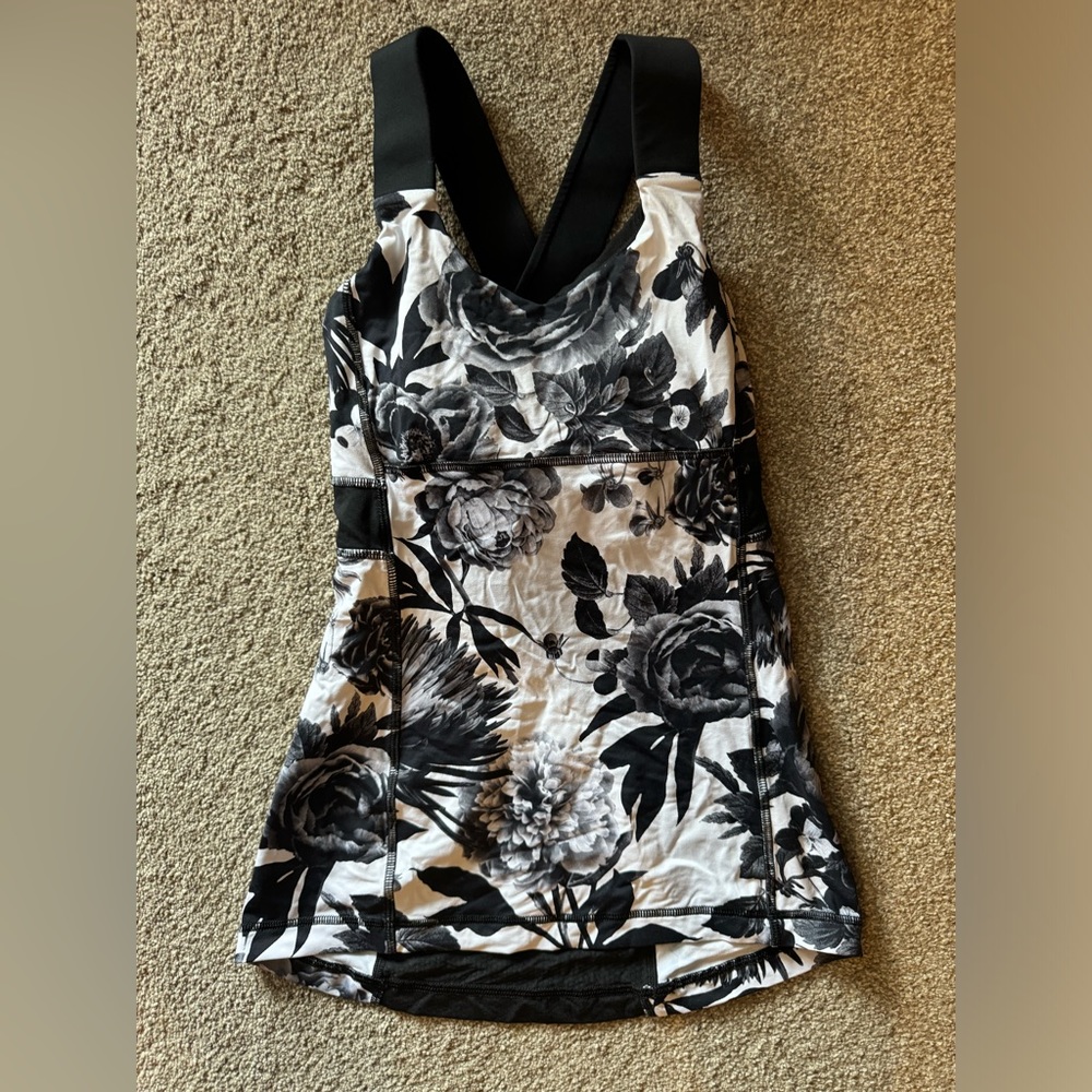 Lululemon Scoop Neck Cross-back Built in Bra Tank